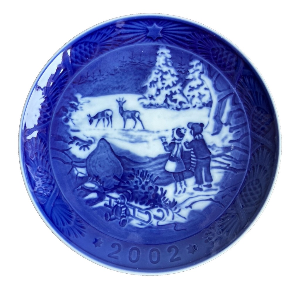 Royal Copenhagen 2002 Christmas Plate Winter in the Forest Box COA Booklet